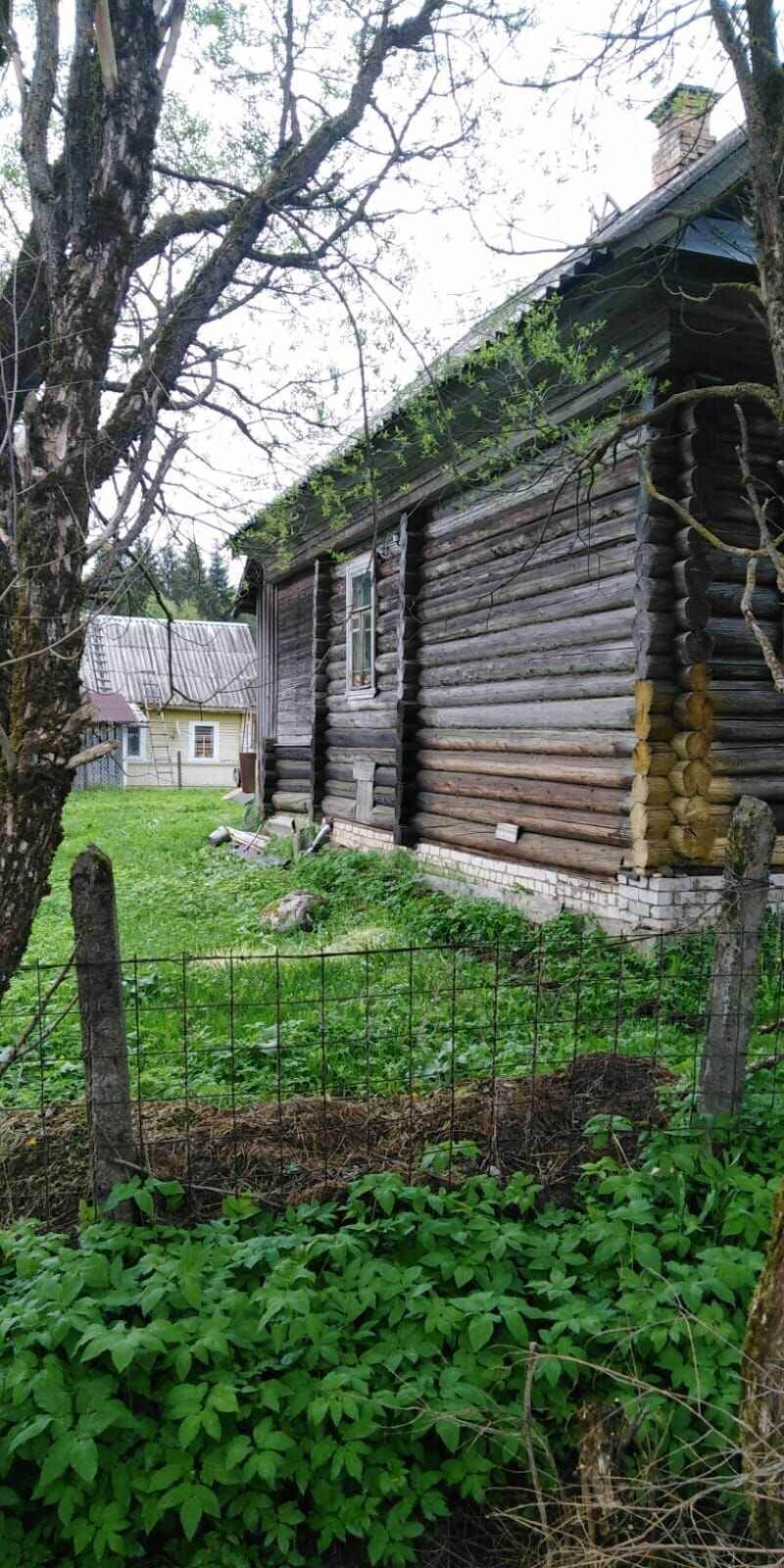 Жилой дом и земельный участок улица Некрасова ж/д Торбино Окуловский район